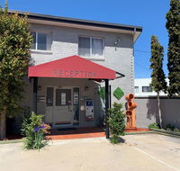 Crest Motor Inn - Accommodation Asia