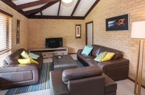 Crystal Shores - Quindalup - Accommodation Asia 3