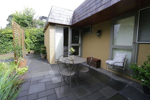 Cygnet, Studio On Sturt - Accommodation Asia 1