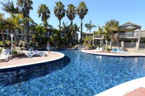 Cypress Drive Apartment - Accommodation Asia 1