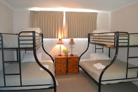 Cypress Drive Town House - Accommodation Asia 1