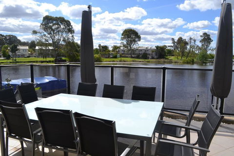Cypress Drive Town House - Accommodation Asia 0