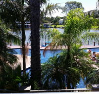 Cypress waterfront spa apartment - Accommodation Asia