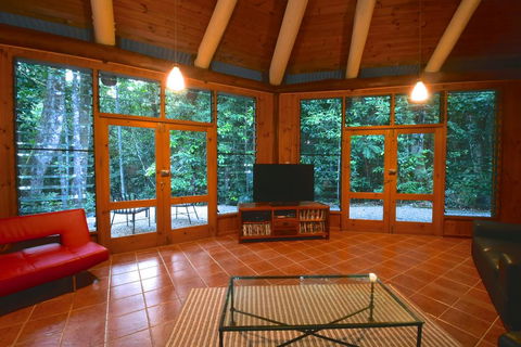 Daintree Cascades - Accommodation Guide 1