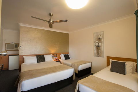 David Motor Inn - Accommodation Asia 2