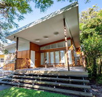 Decked out for a Fantastic Holiday - Whole house Winnett St Woorim - Accommodation Asia