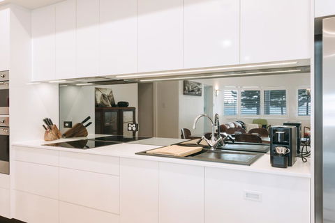 Deco Beach Luxury Apartments - Accommodation Asia 2