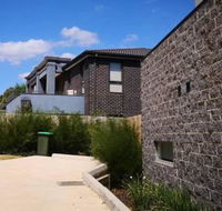 Delicate and Peaceful Bundoora Townhouse 11 - Accommodation Asia