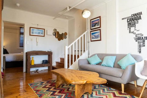 Delightful 3 Bedroom Apartment Near Chapel Street In St Kilda - Accommodation Guide 0
