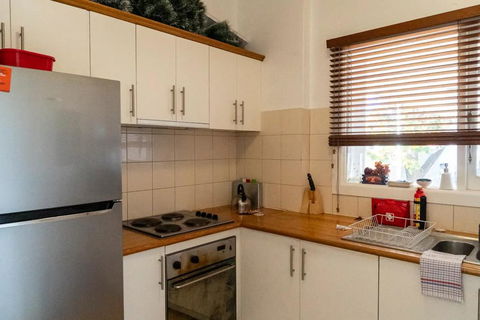Delightful 3 Bedroom Apartment Near Chapel Street In St Kilda - Accommodation Guide 2