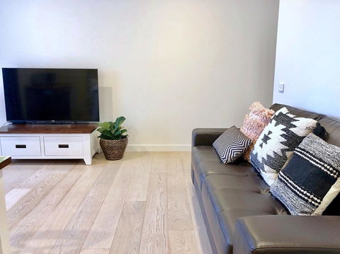 Deluxe Brighton Home In Bayside - Accommodation Guide 1