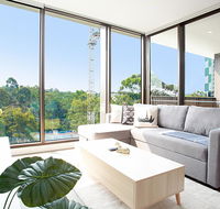 Designer Apartment with Balcony in Quiet Suburb - Accommodation Asia