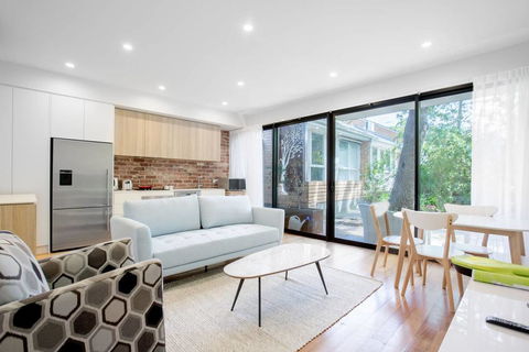Designer Taste 2BR Townhouse@Hawthorn - Accommodation Guide 0