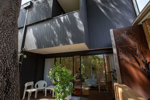 Designer Taste 2BR Townhouse@Hawthorn - Accommodation Guide 1