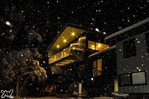 Diana Alpine Lodge - Accommodation Guide 0