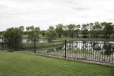 Direct Hotels - Villas On Rivergum - Accommodation Guide 2