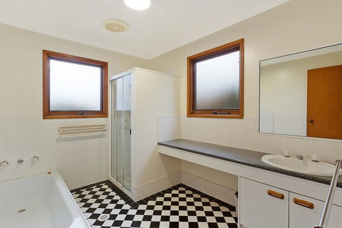 Dollini Street (Unit 2) - Accommodation Asia 1