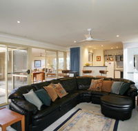 Dolphin 3 Bedroom House by Shoalwater Executive Homes - Accommodation Asia