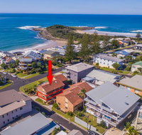 Doncaster - Yamba Main beach and sea pool - Accommodation Guide
