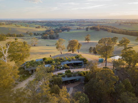 Down To Earth Farm Retreat - Accommodation Asia 1