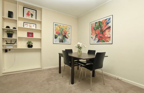 Downstairs In Hawthorn - Accommodation Guide 1