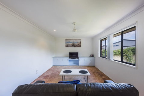 Drift Inn - Accommodation Guide 1