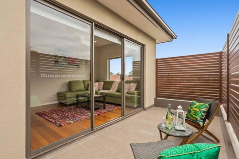 Dromana Beach House For Two Families. - Accommodation Guide 3