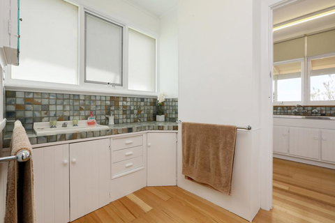 DROMANA BEACH SHACK... - Accommodation Asia 2