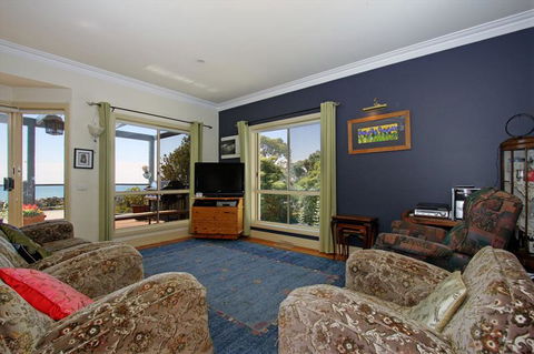 Dromana Dreaming - Accommodation Guide 2