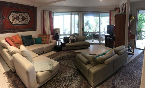 DUNGOOD- 3 Tallarook Cl Dunbogan - Accommodation Asia 3