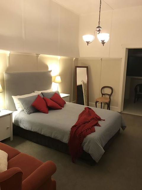 Dunkeld Old Bakery Accommodations - Accommodation Guide 1