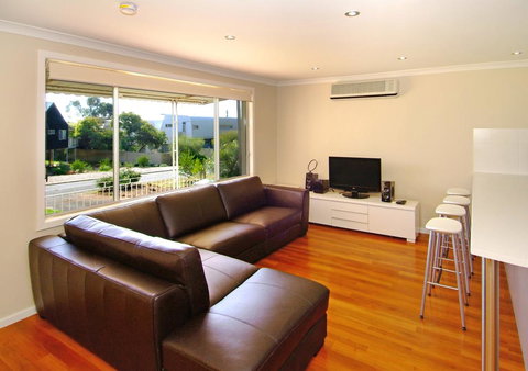 Eagle Bay Beach House - Accommodation Asia 1
