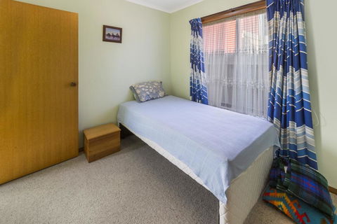 Eagle Point Getaway - Waterfront Serenity! - Accommodation Asia 1