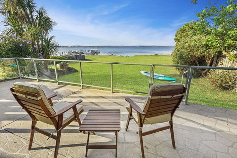 Eagle Point Getaway - Waterfront Serenity! - Accommodation Asia 0