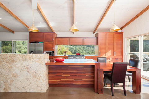 Eagle Ridge - Accommodation Guide 1