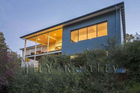 Eagle Vista - Accommodation Guide 2