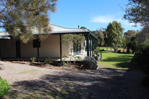 East Street Retreat - Accommodation Asia 0