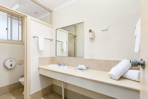 Econo Lodge Park Lane - Accommodation Asia 3