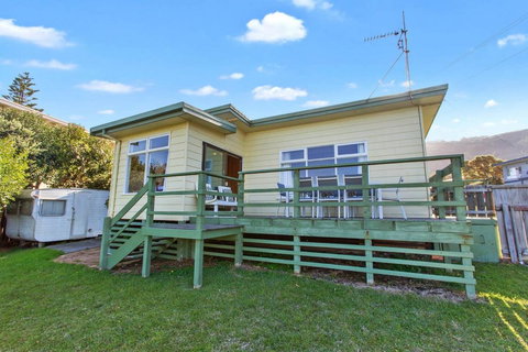 EIGHTY STEPS - Walk To The Ocean Edge - Accommodation Asia 2