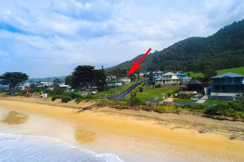 EIGHTY STEPS - Walk To The Ocean Edge - Accommodation Asia 3