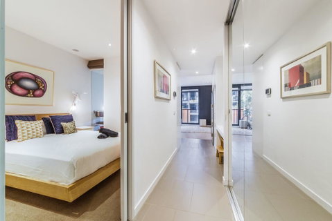Elegant 1 Bed 1 Bath & Free Parking - Accommodation Guide 0