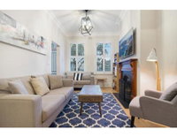 Elegant Renovated Terrace Close To City