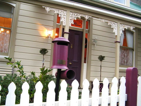 Ellie's Place On City Park - Accommodation Asia 1