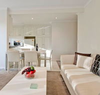 Elwood Seaside 2 Bed Retreat