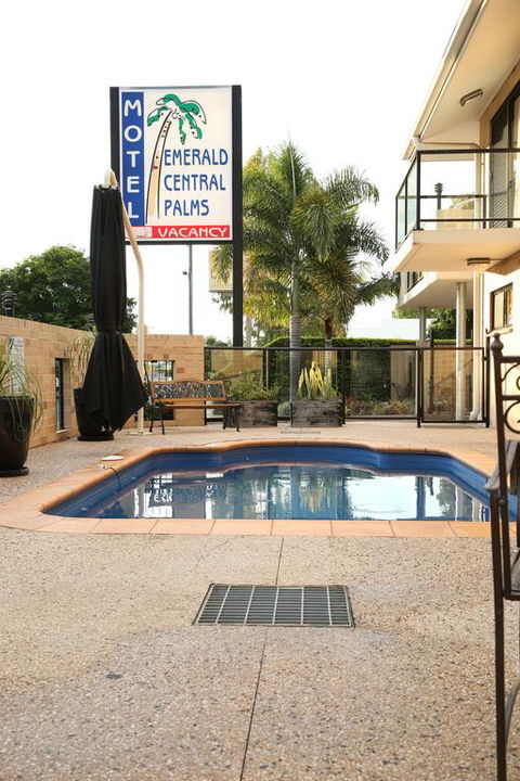 Emerald Central Palms Motel - Accommodation Asia 3