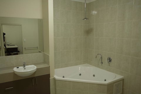 Emerald Inn - Accommodation Asia 3