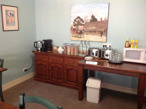 Emeu Inn Bed & Breakfast - Accommodation Asia 3