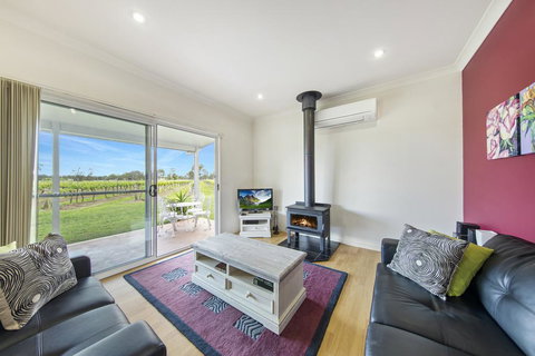 Emma's Cottage Vineyard - Accommodation Asia 2