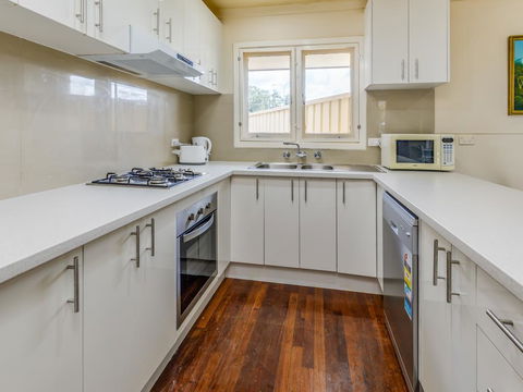 Exclusive Handy Holiday House - Accommodation Asia 2
