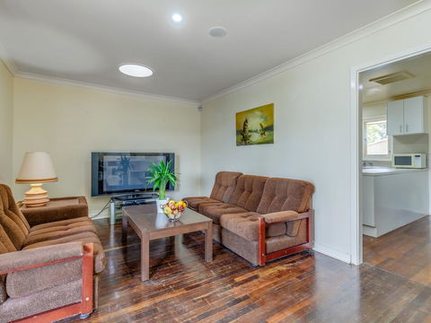 Exclusive Handy Holiday House - Accommodation Asia 0
